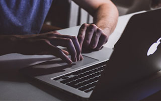 NBA官方账号转播电竞比赛引热议，2021年nba转播平台